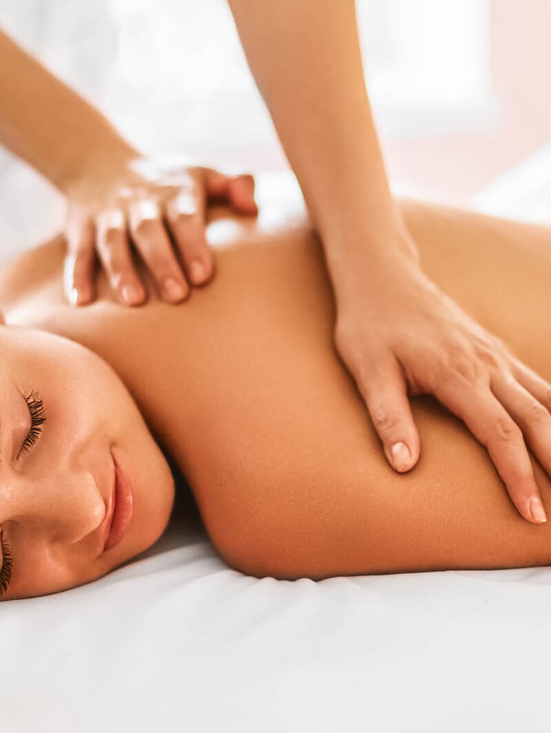 Frau bei klassischer Massage